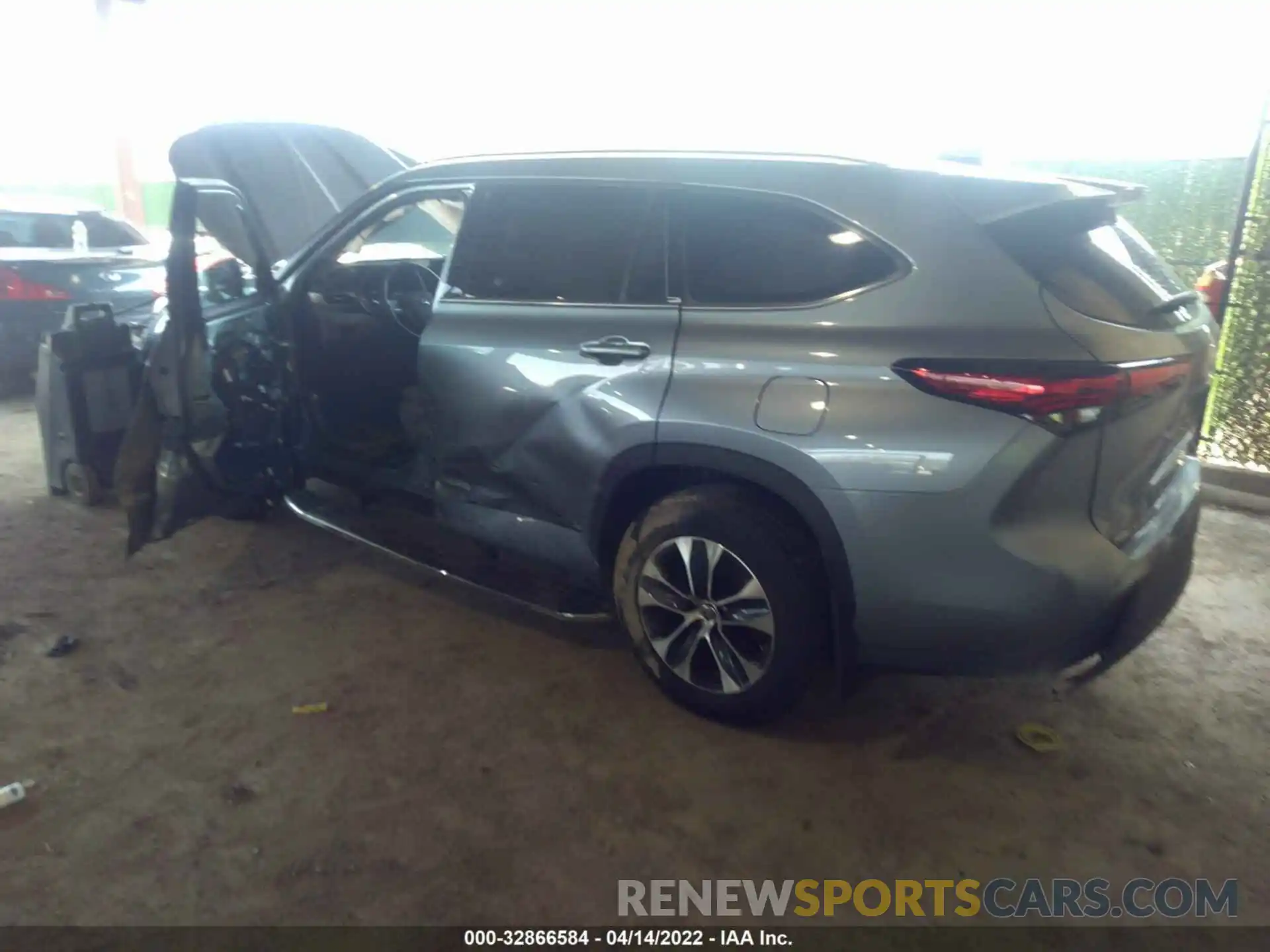 3 Photograph of a damaged car 5TDGBRCH6MS055683 TOYOTA HIGHLANDER 2021