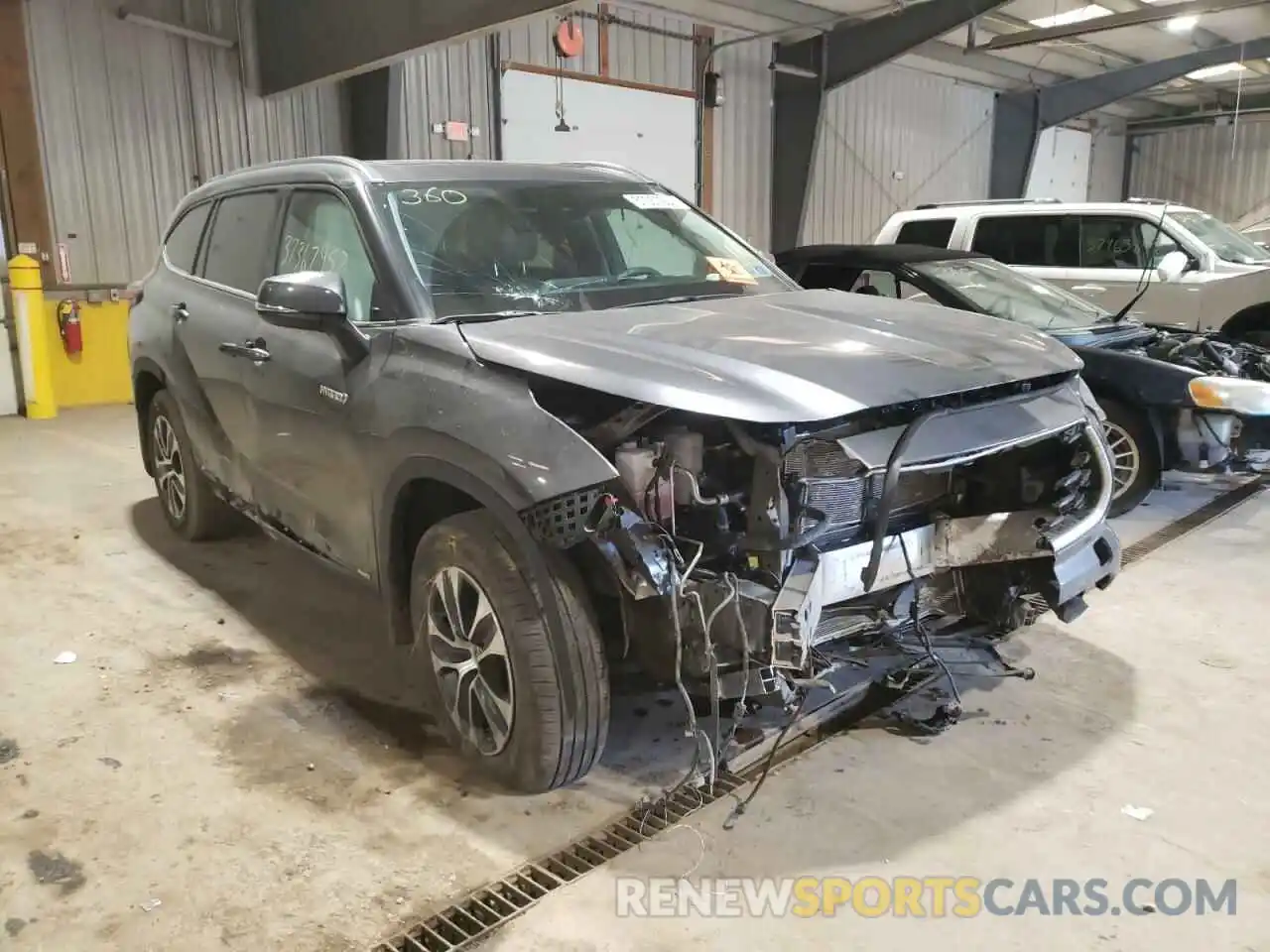 1 Photograph of a damaged car 5TDGBRCH6MS067624 TOYOTA HIGHLANDER 2021