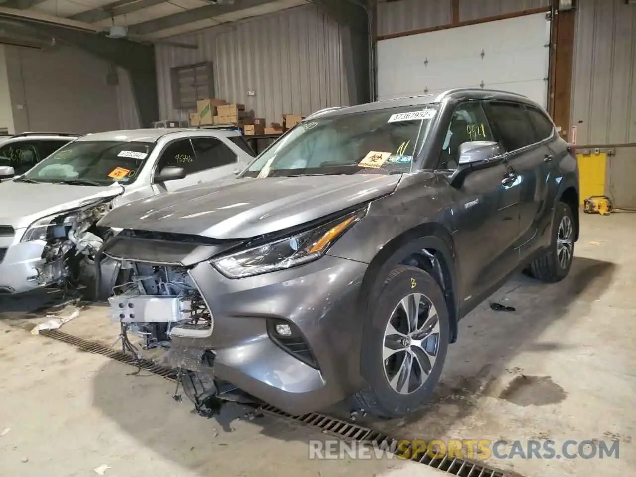 2 Photograph of a damaged car 5TDGBRCH6MS067624 TOYOTA HIGHLANDER 2021