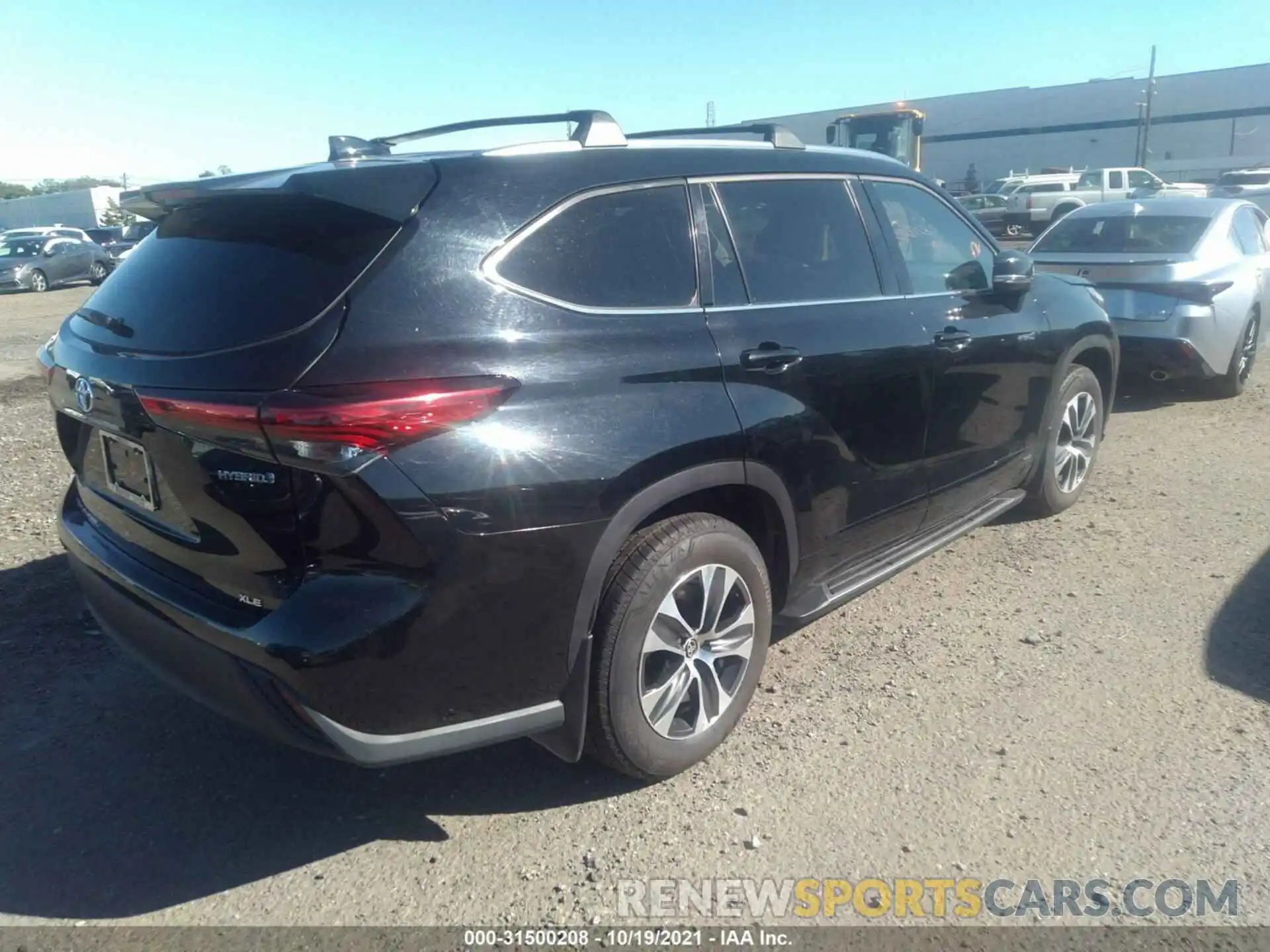 4 Photograph of a damaged car 5TDGBRCH6MS517370 TOYOTA HIGHLANDER 2021