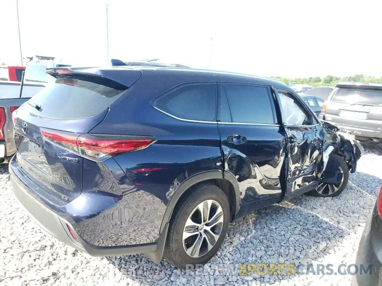 9 Photograph of a damaged car 5TDGBRCH7MS052579 TOYOTA HIGHLANDER 2021