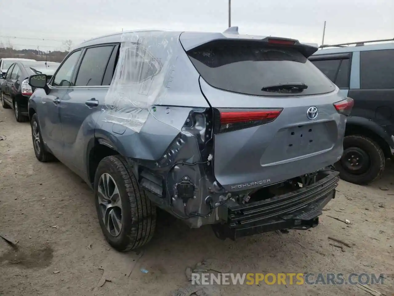 3 Photograph of a damaged car 5TDGBRCH7MS053456 TOYOTA HIGHLANDER 2021