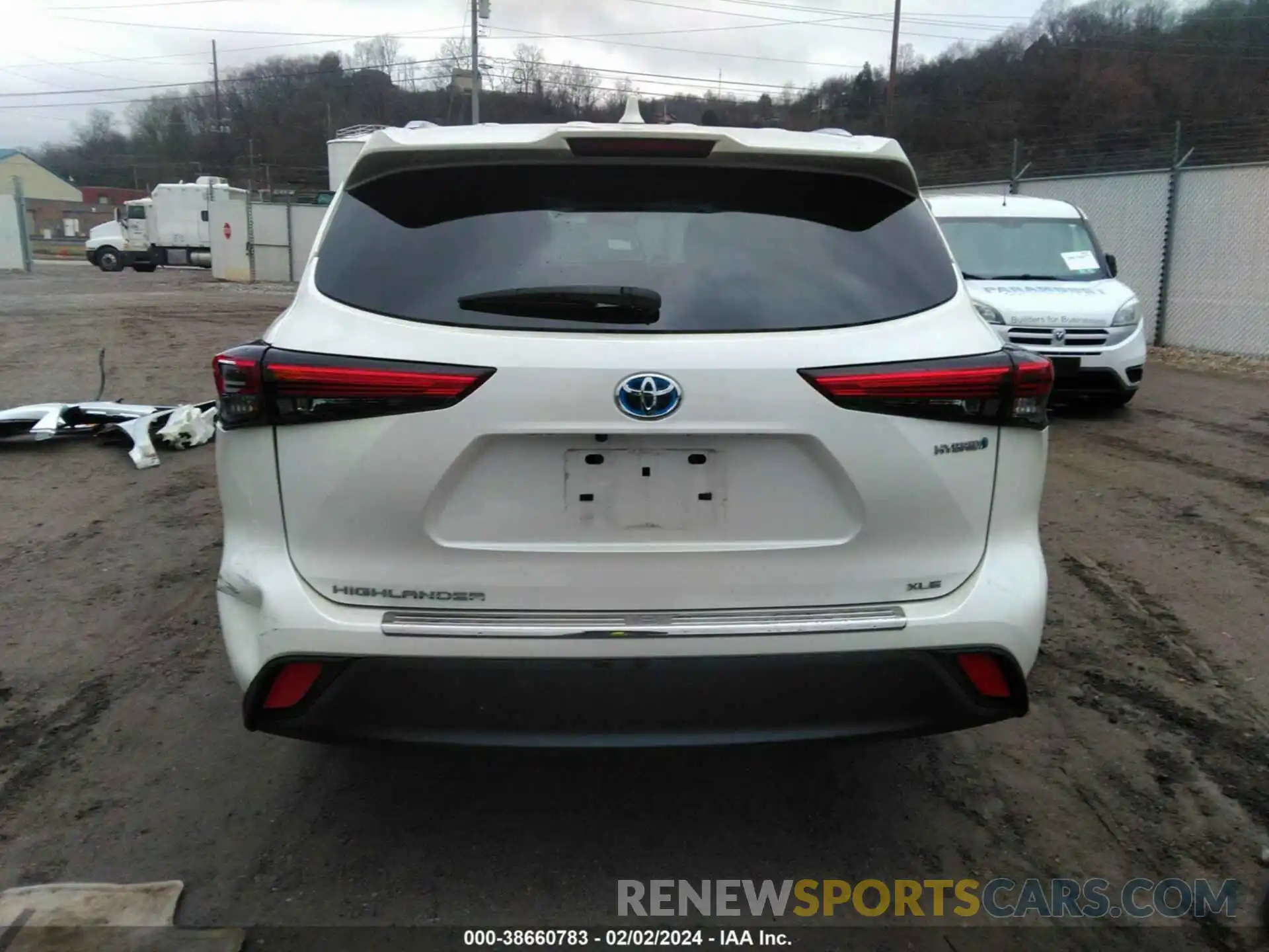 17 Photograph of a damaged car 5TDGBRCH7MS516003 TOYOTA HIGHLANDER 2021