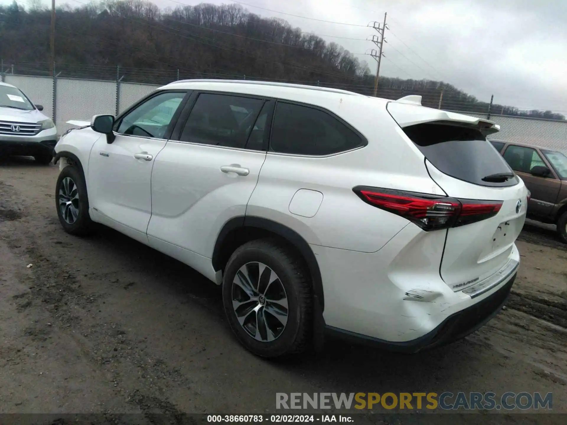 3 Photograph of a damaged car 5TDGBRCH7MS516003 TOYOTA HIGHLANDER 2021