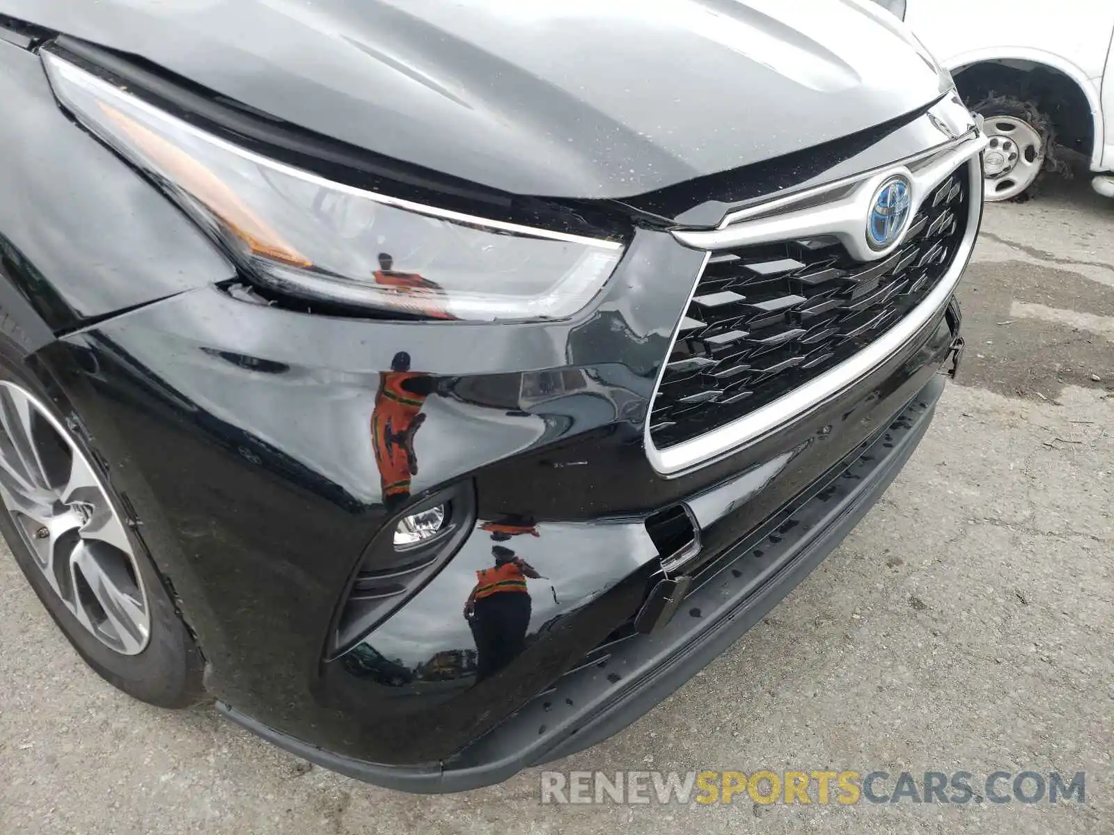 9 Photograph of a damaged car 5TDGBRCH7MS516907 TOYOTA HIGHLANDER 2021