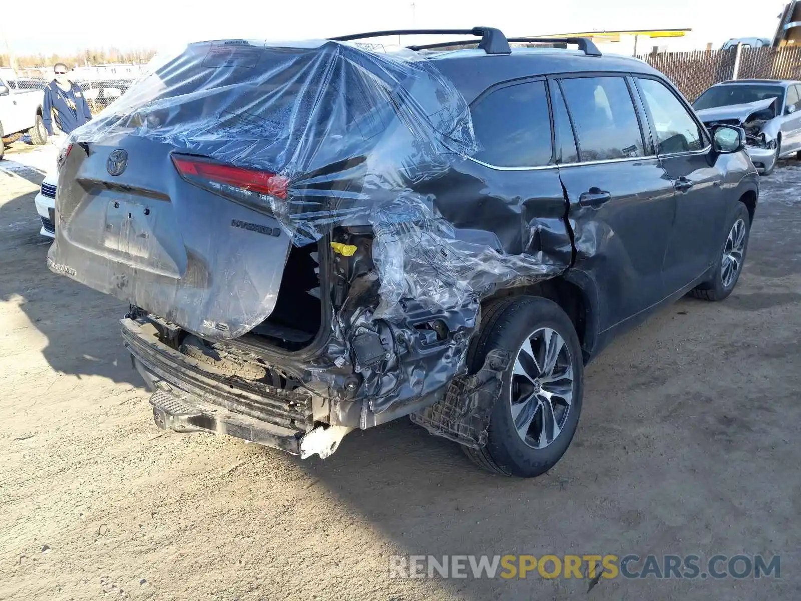 4 Photograph of a damaged car 5TDGBRCH7MS524277 TOYOTA HIGHLANDER 2021