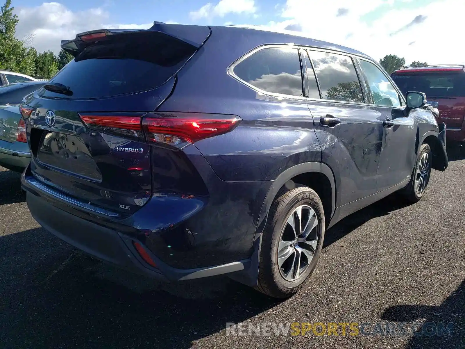 4 Photograph of a damaged car 5TDGBRCH7MS526742 TOYOTA HIGHLANDER 2021