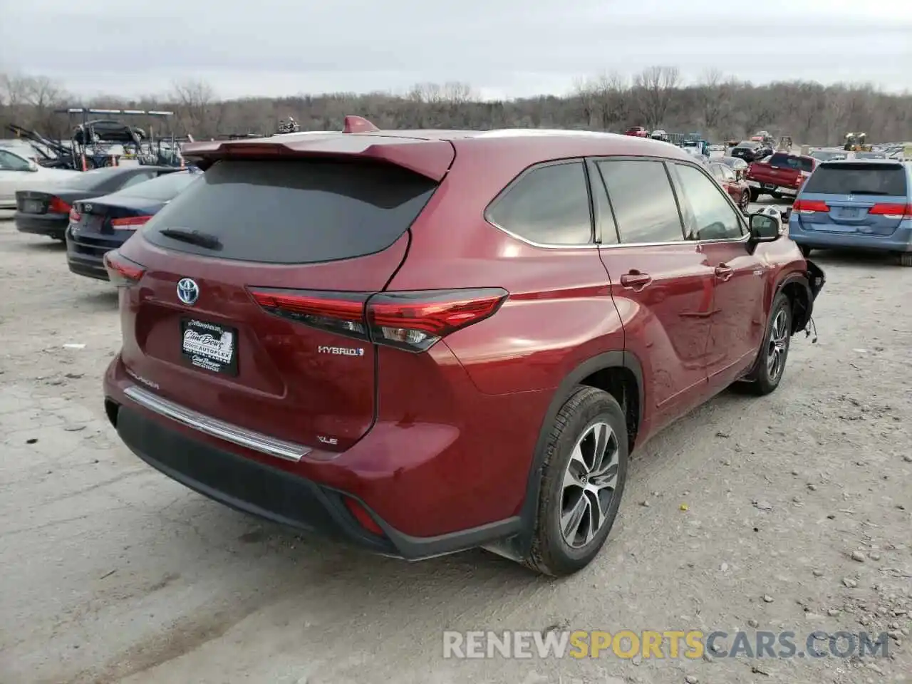 4 Photograph of a damaged car 5TDGBRCH7MS536266 TOYOTA HIGHLANDER 2021