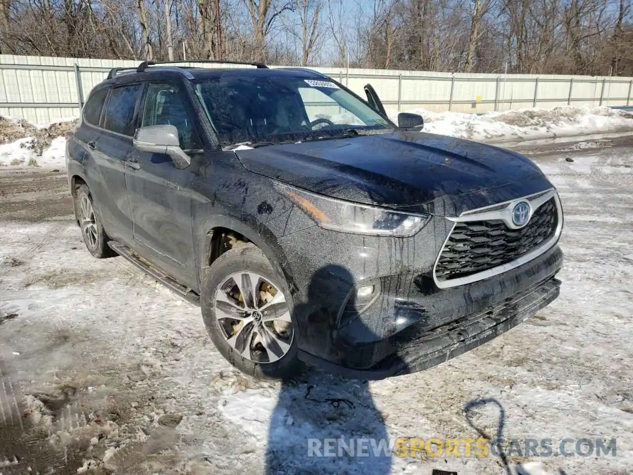 1 Photograph of a damaged car 5TDGBRCH8MS533831 TOYOTA HIGHLANDER 2021