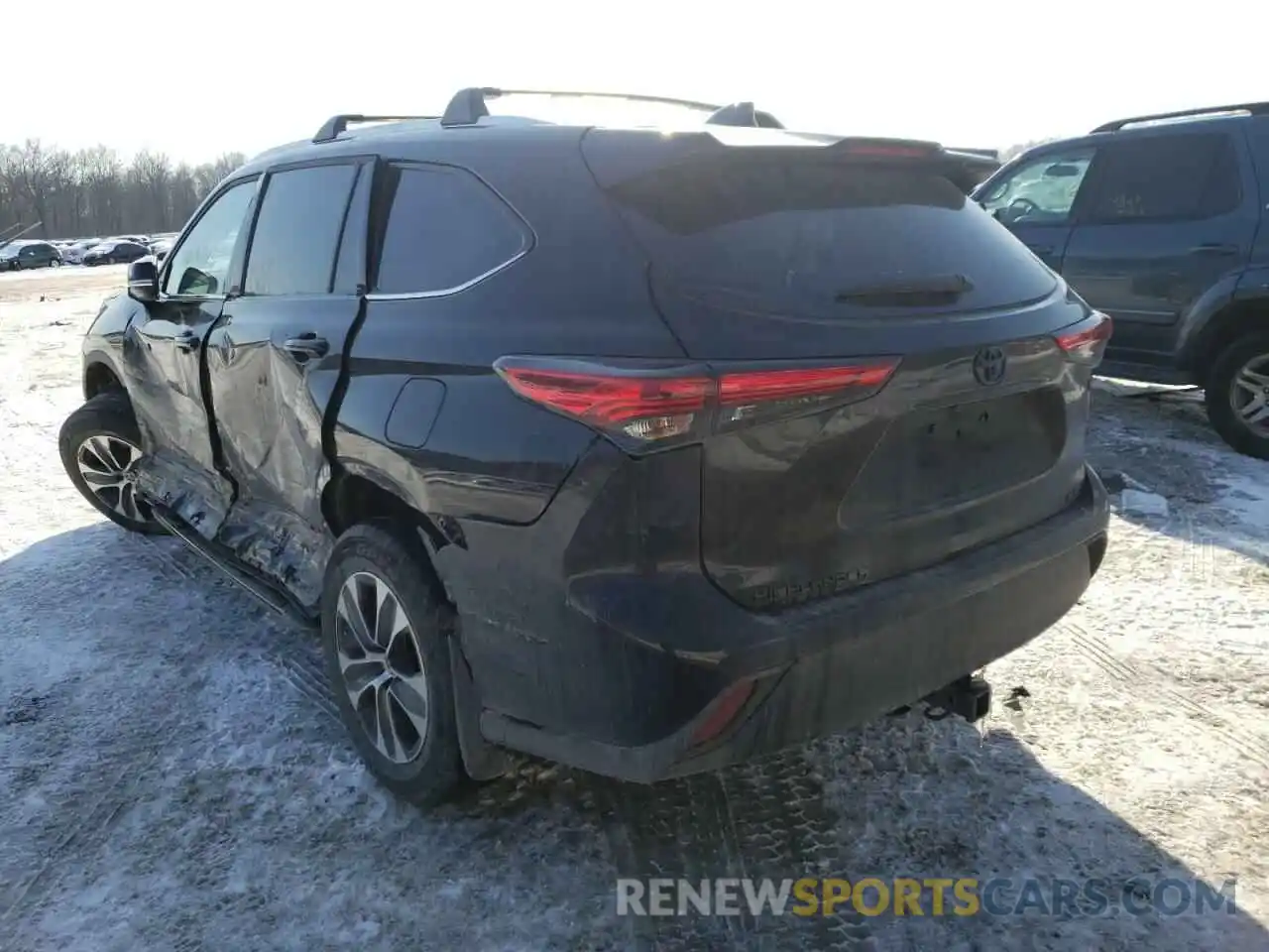 3 Photograph of a damaged car 5TDGBRCH8MS533831 TOYOTA HIGHLANDER 2021