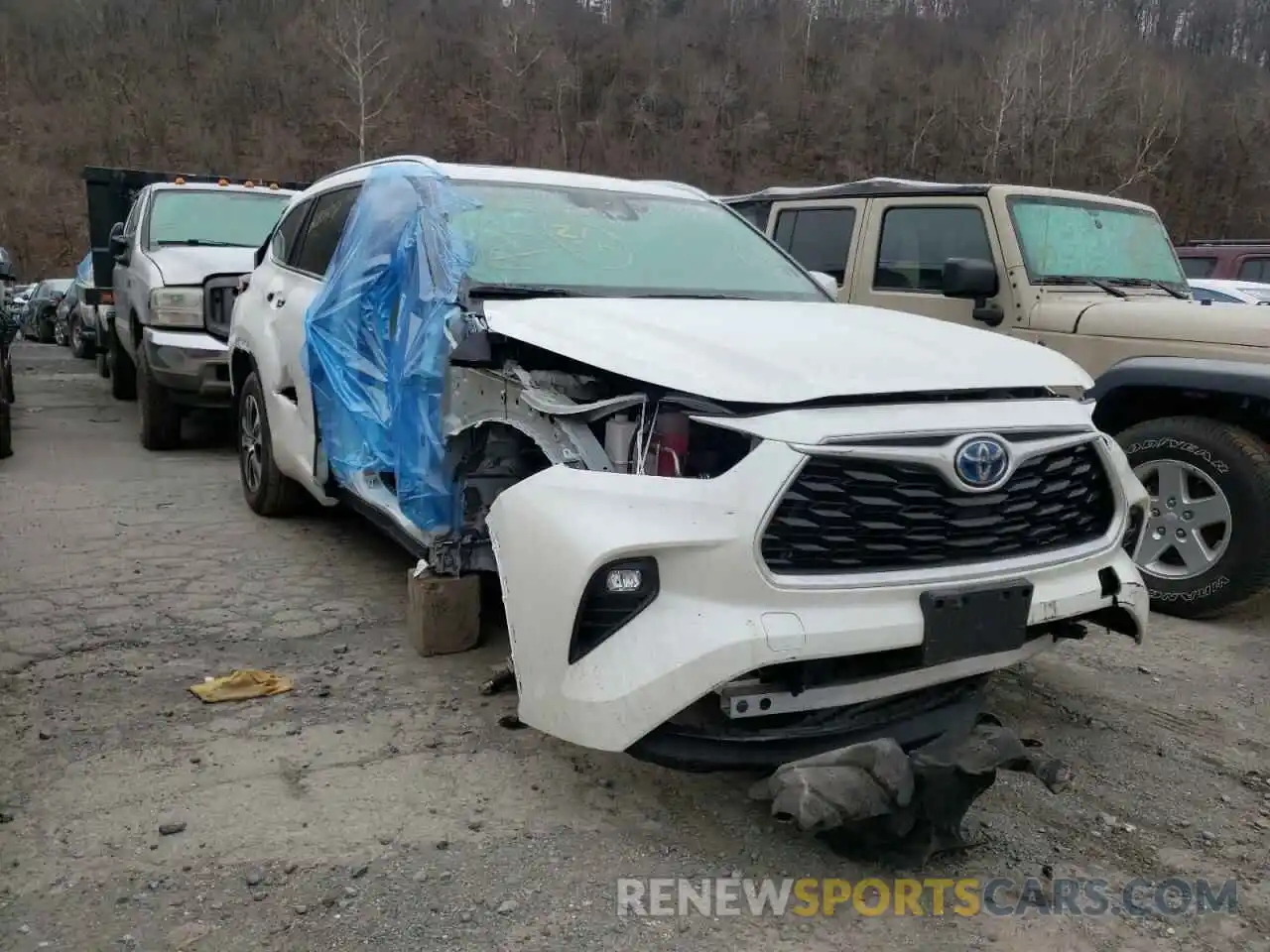 1 Photograph of a damaged car 5TDGBRCH9MS037808 TOYOTA HIGHLANDER 2021