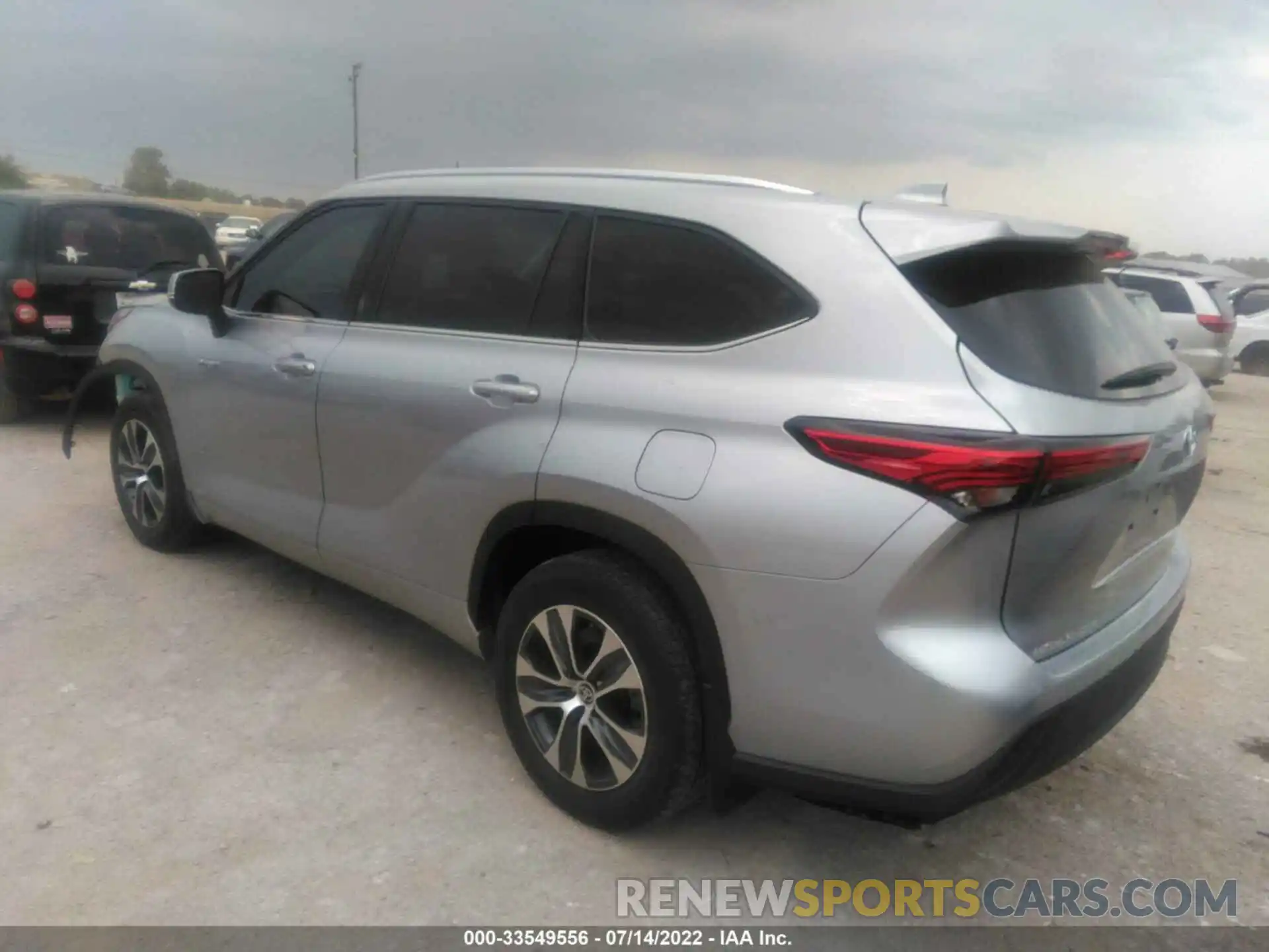 3 Photograph of a damaged car 5TDGBRCH9MS037811 TOYOTA HIGHLANDER 2021