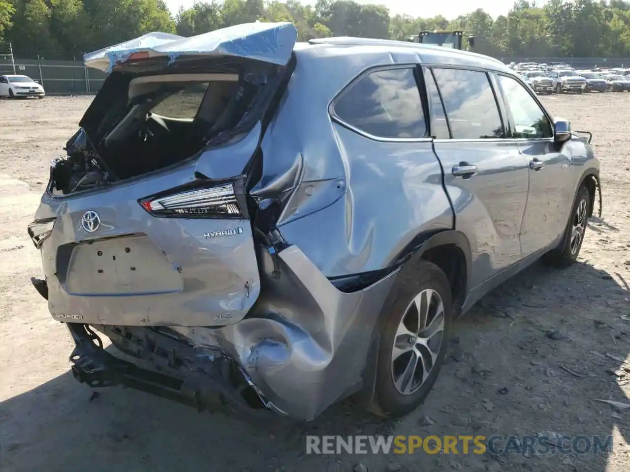 4 Photograph of a damaged car 5TDGBRCH9MS046685 TOYOTA HIGHLANDER 2021