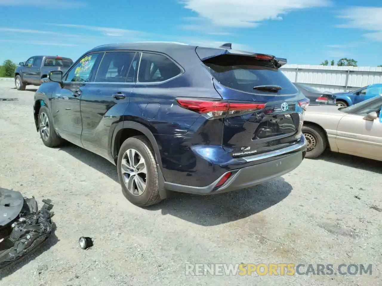 3 Photograph of a damaged car 5TDGBRCH9MS515032 TOYOTA HIGHLANDER 2021