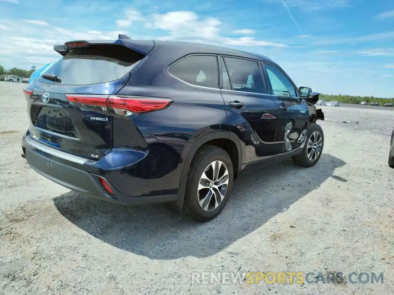 4 Photograph of a damaged car 5TDGBRCH9MS515032 TOYOTA HIGHLANDER 2021