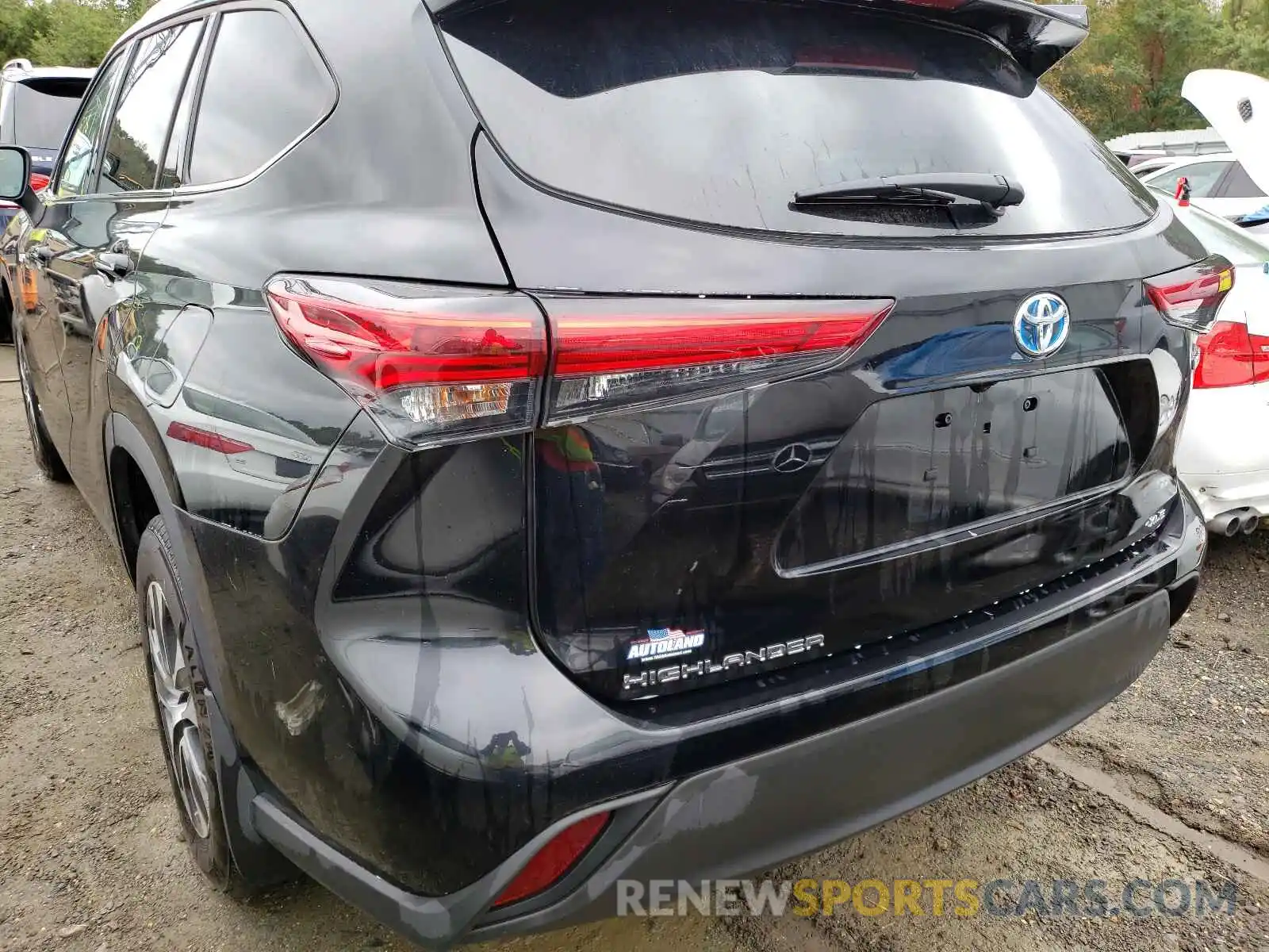 3 Photograph of a damaged car 5TDGBRCH9MS523762 TOYOTA HIGHLANDER 2021