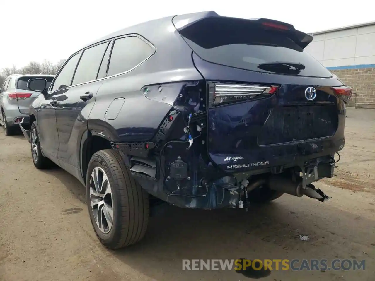 3 Photograph of a damaged car 5TDGBRCH9MS526788 TOYOTA HIGHLANDER 2021