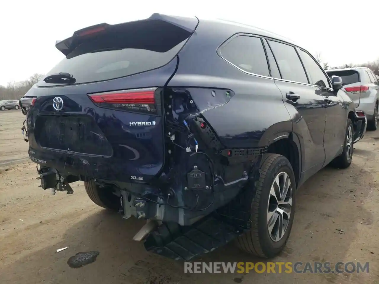 4 Photograph of a damaged car 5TDGBRCH9MS526788 TOYOTA HIGHLANDER 2021