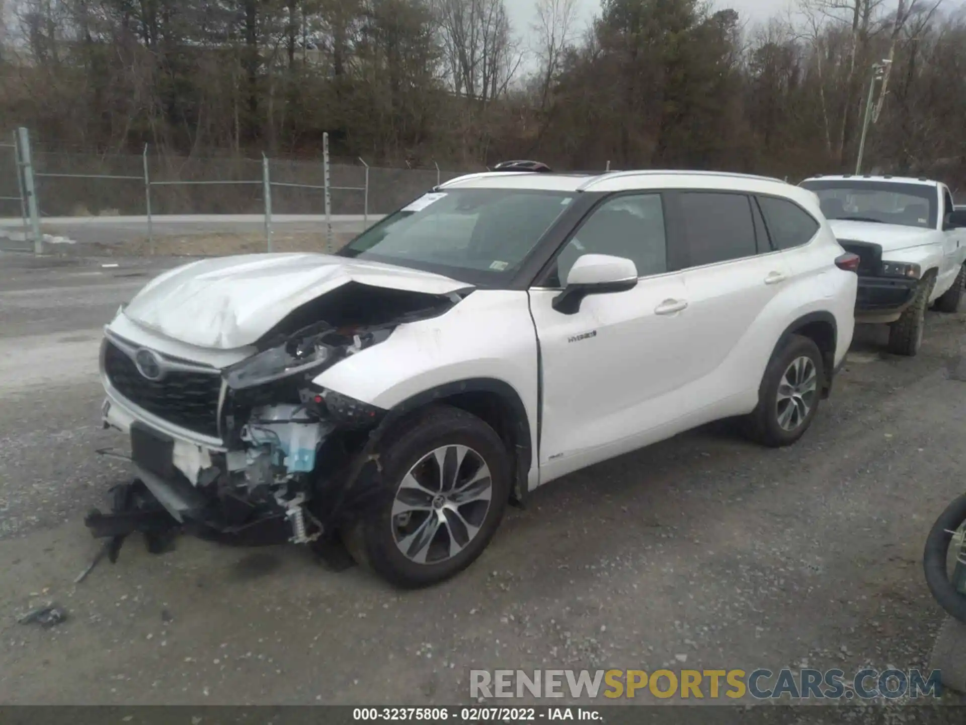 2 Photograph of a damaged car 5TDGBRCH9MS532395 TOYOTA HIGHLANDER 2021