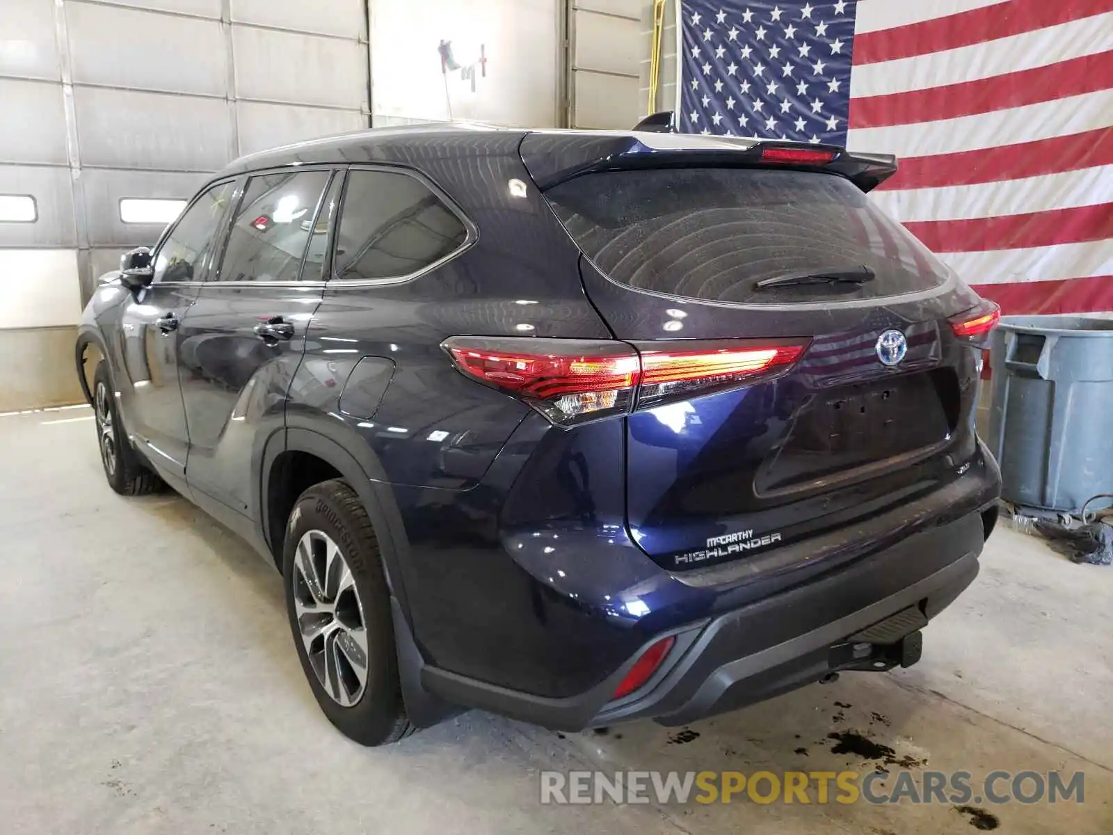 3 Photograph of a damaged car 5TDGBRCHXMS026185 TOYOTA HIGHLANDER 2021