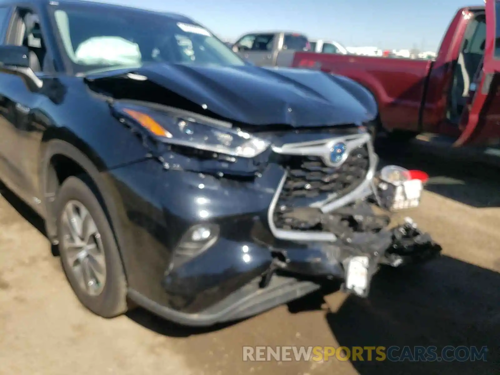 9 Photograph of a damaged car 5TDGBRCHXMS038627 TOYOTA HIGHLANDER 2021