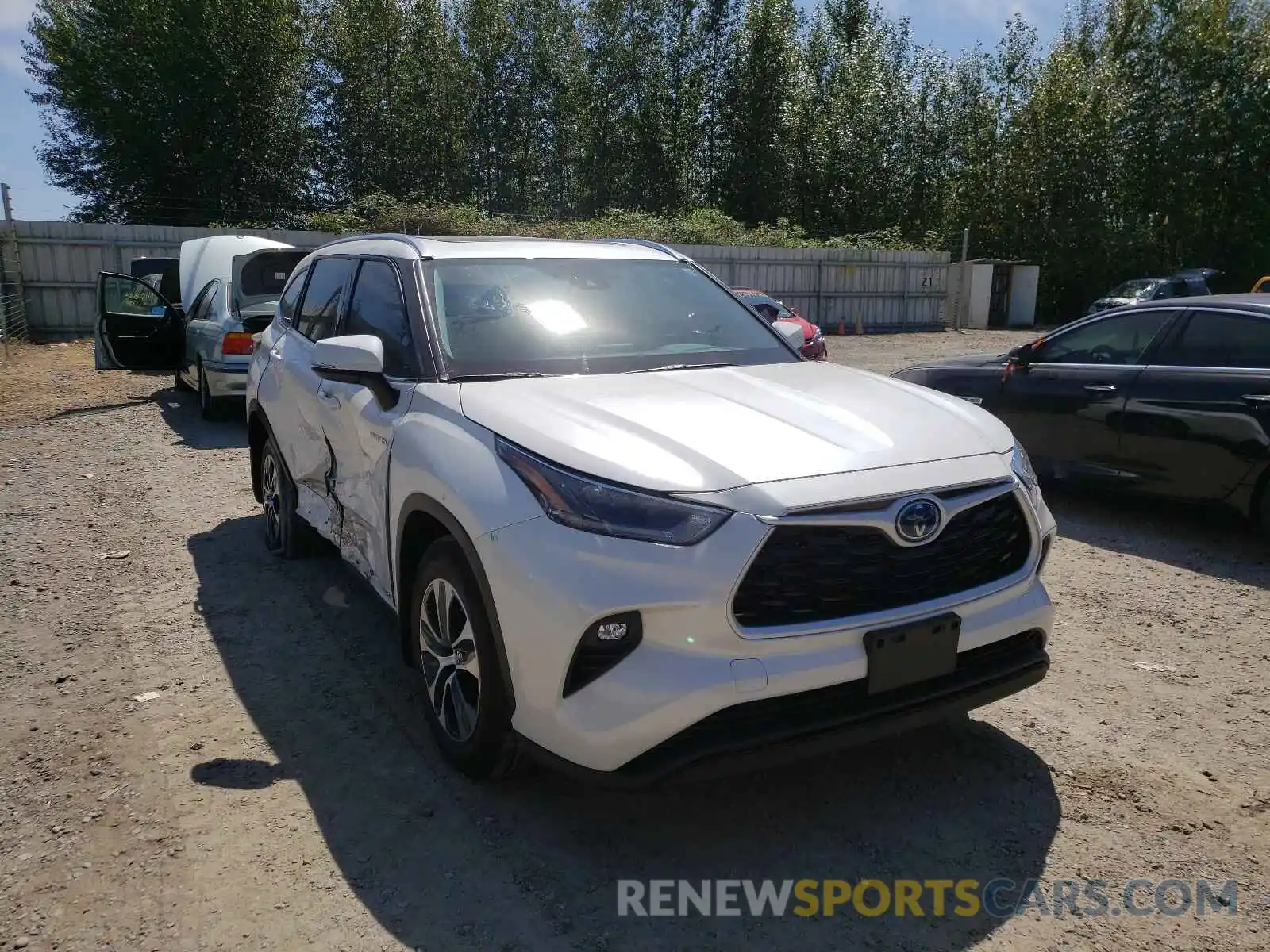 1 Photograph of a damaged car 5TDGBRCHXMS045769 TOYOTA HIGHLANDER 2021