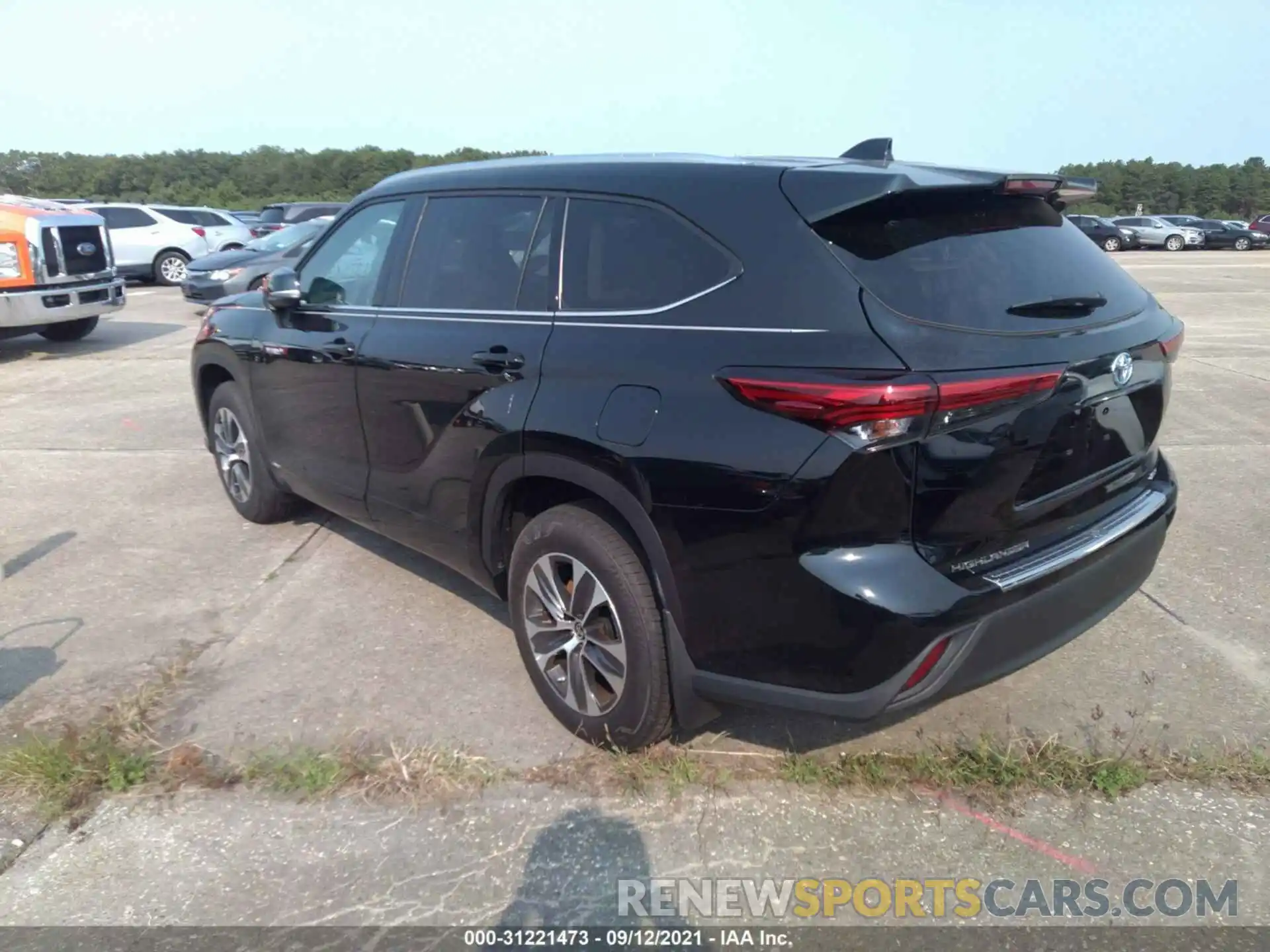 3 Photograph of a damaged car 5TDGBRCHXMS060174 TOYOTA HIGHLANDER 2021