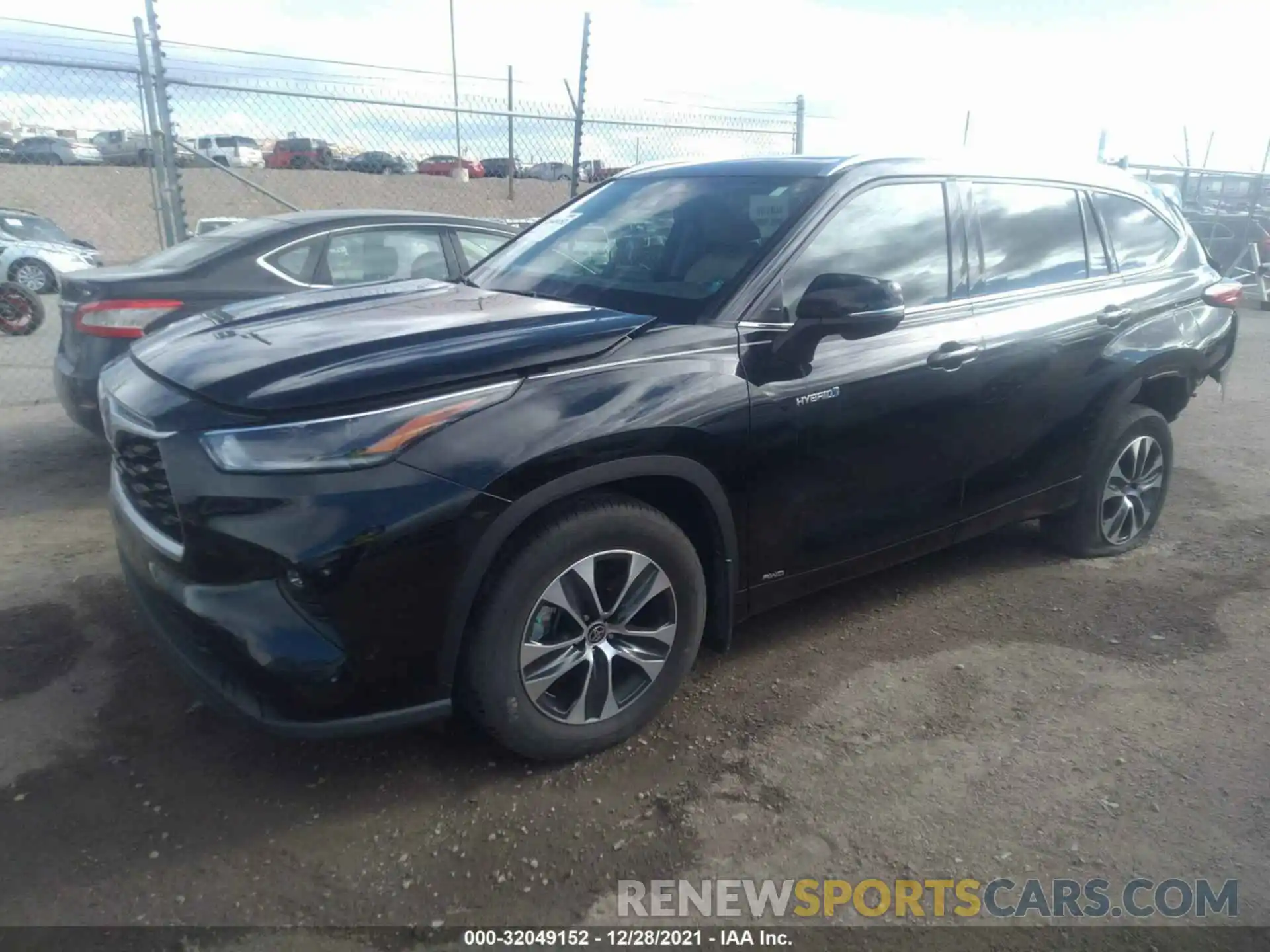 2 Photograph of a damaged car 5TDGBRCHXMS527478 TOYOTA HIGHLANDER 2021