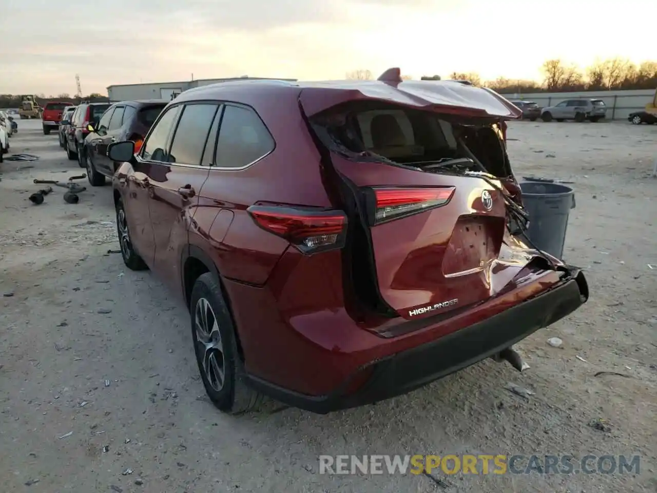 3 Photograph of a damaged car 5TDGZRAH0MS034939 TOYOTA HIGHLANDER 2021