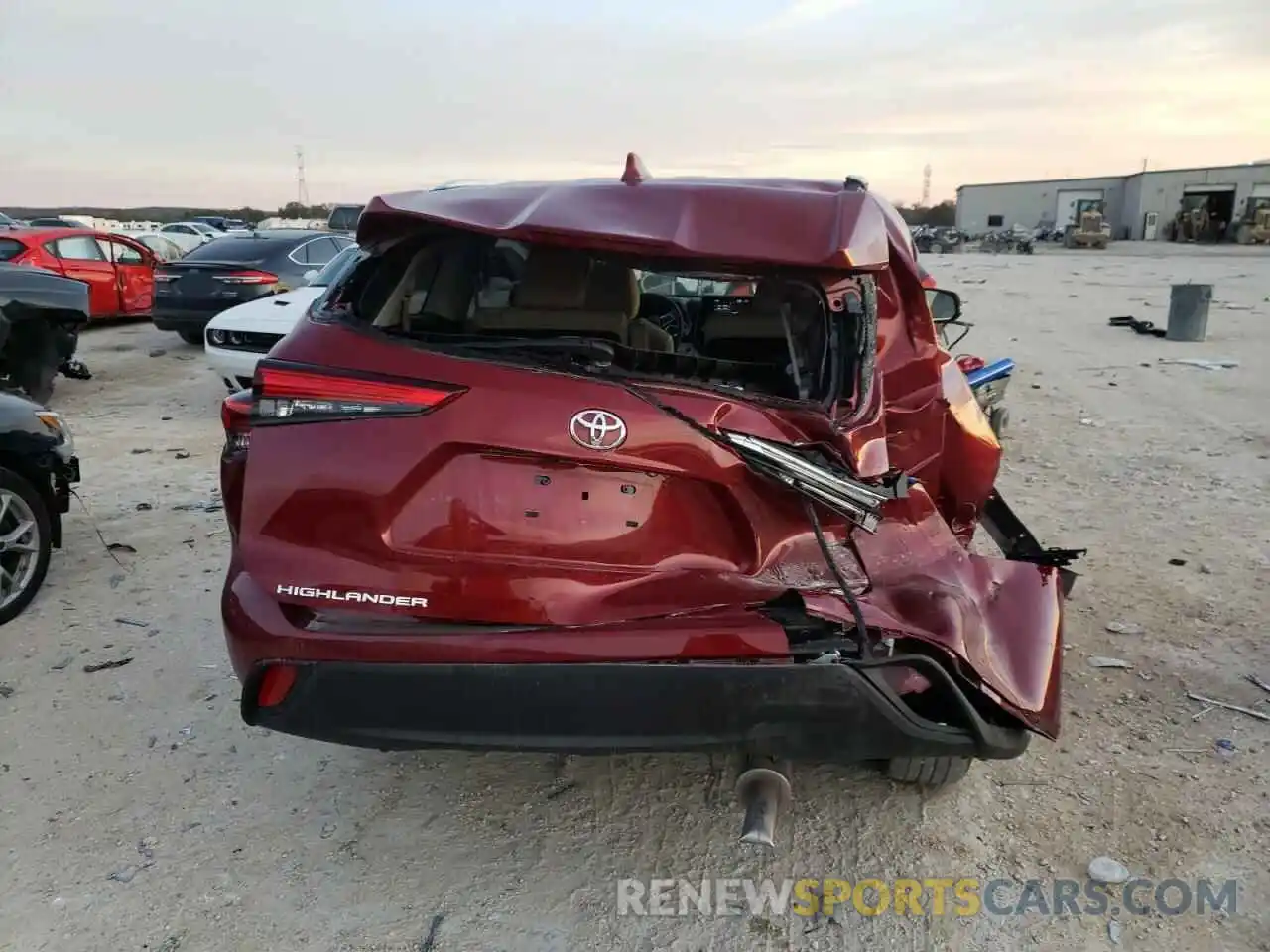 9 Photograph of a damaged car 5TDGZRAH0MS034939 TOYOTA HIGHLANDER 2021