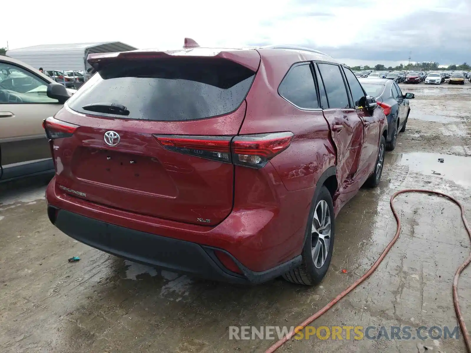 4 Photograph of a damaged car 5TDGZRAH0MS037193 TOYOTA HIGHLANDER 2021