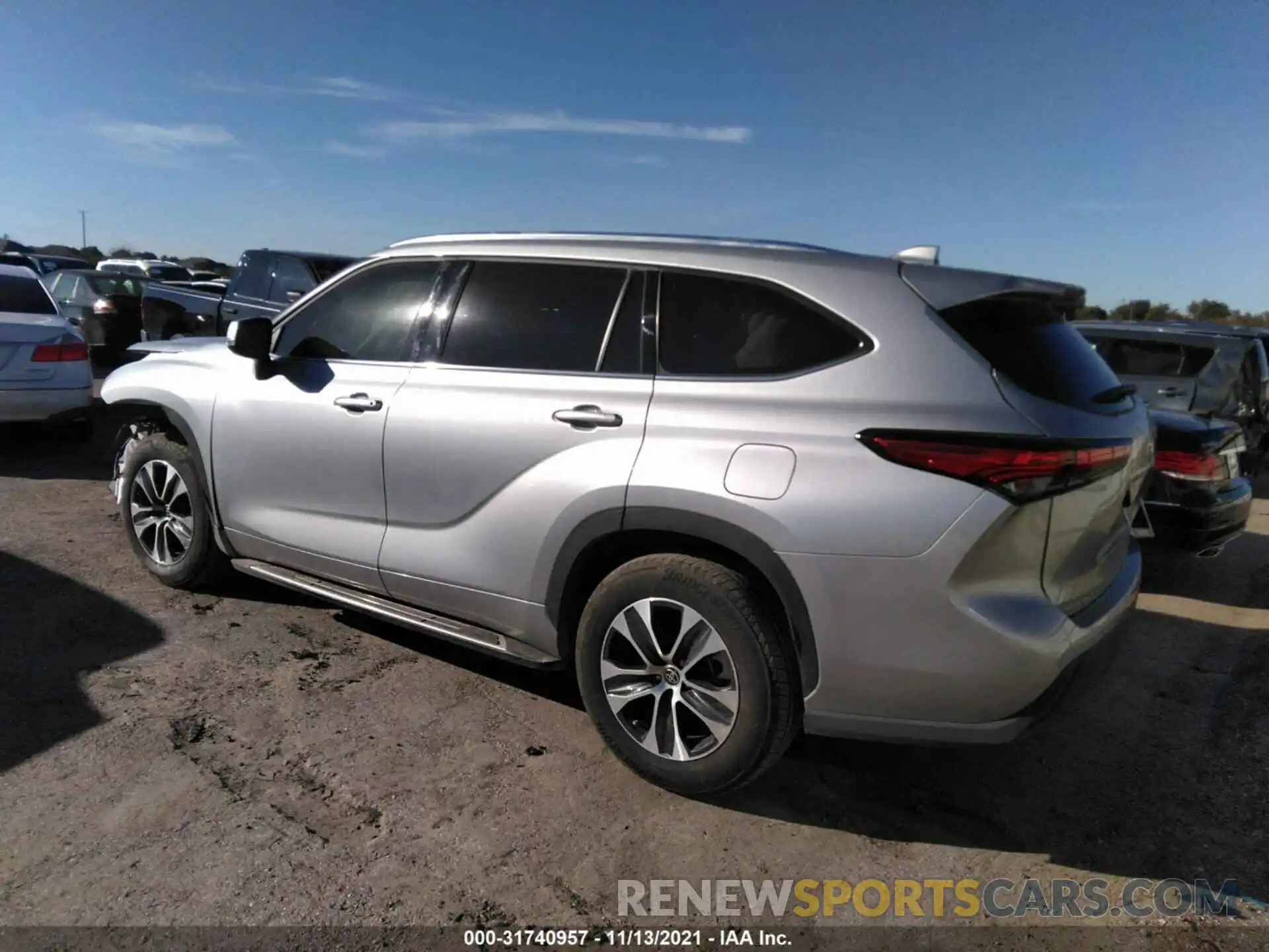 3 Photograph of a damaged car 5TDGZRAH0MS058755 TOYOTA HIGHLANDER 2021