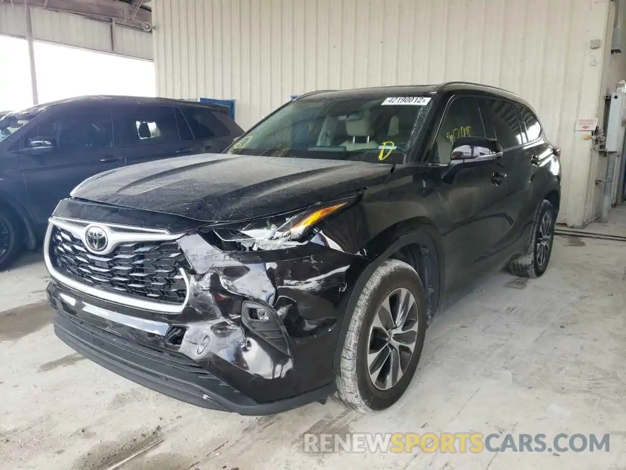 2 Photograph of a damaged car 5TDGZRAH0MS070713 TOYOTA HIGHLANDER 2021