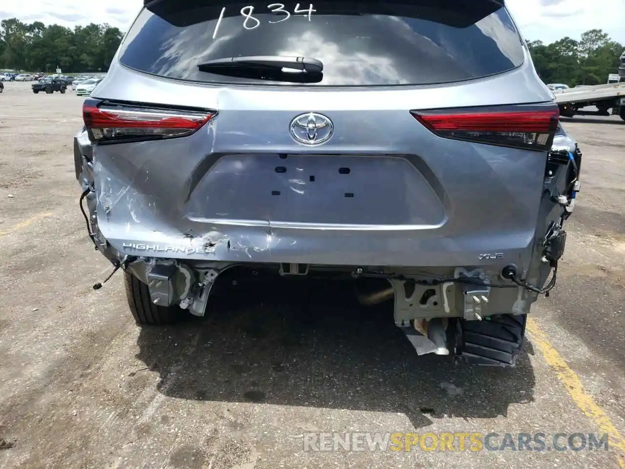 9 Photograph of a damaged car 5TDGZRAH0MS084272 TOYOTA HIGHLANDER 2021