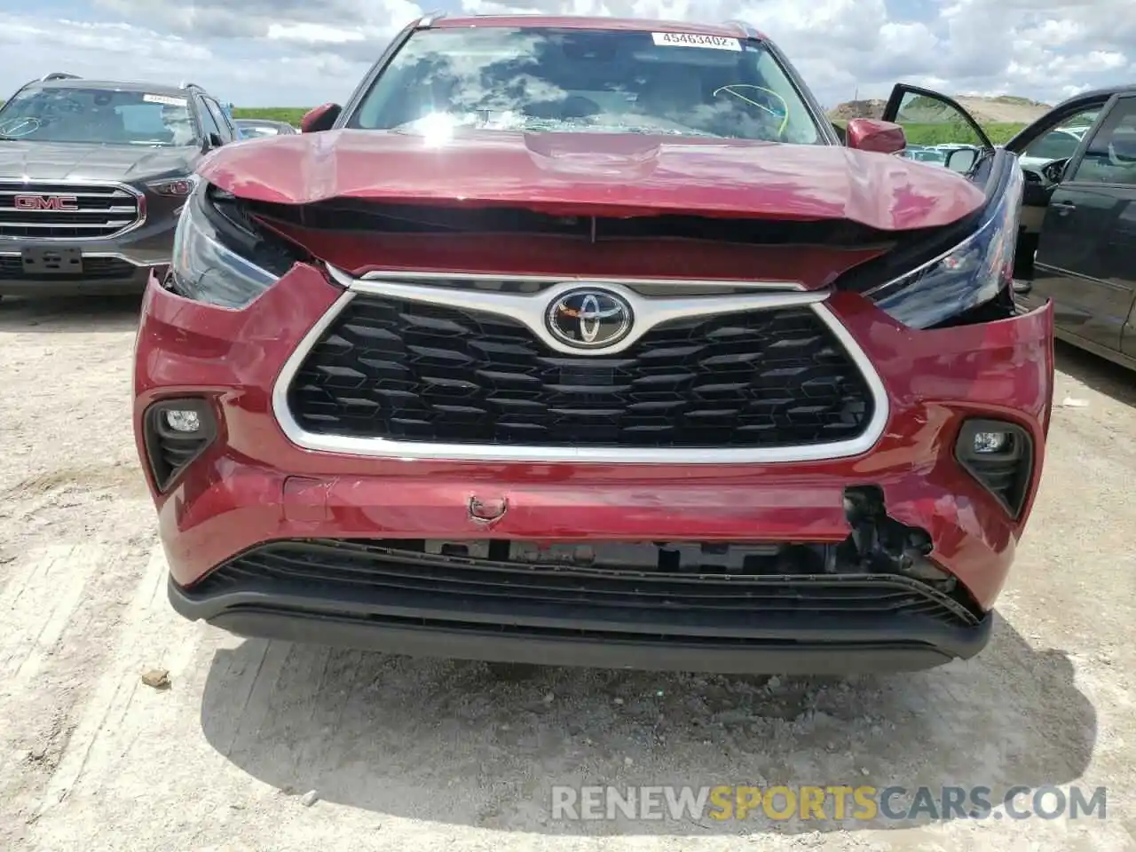 9 Photograph of a damaged car 5TDGZRAH0MS518643 TOYOTA HIGHLANDER 2021