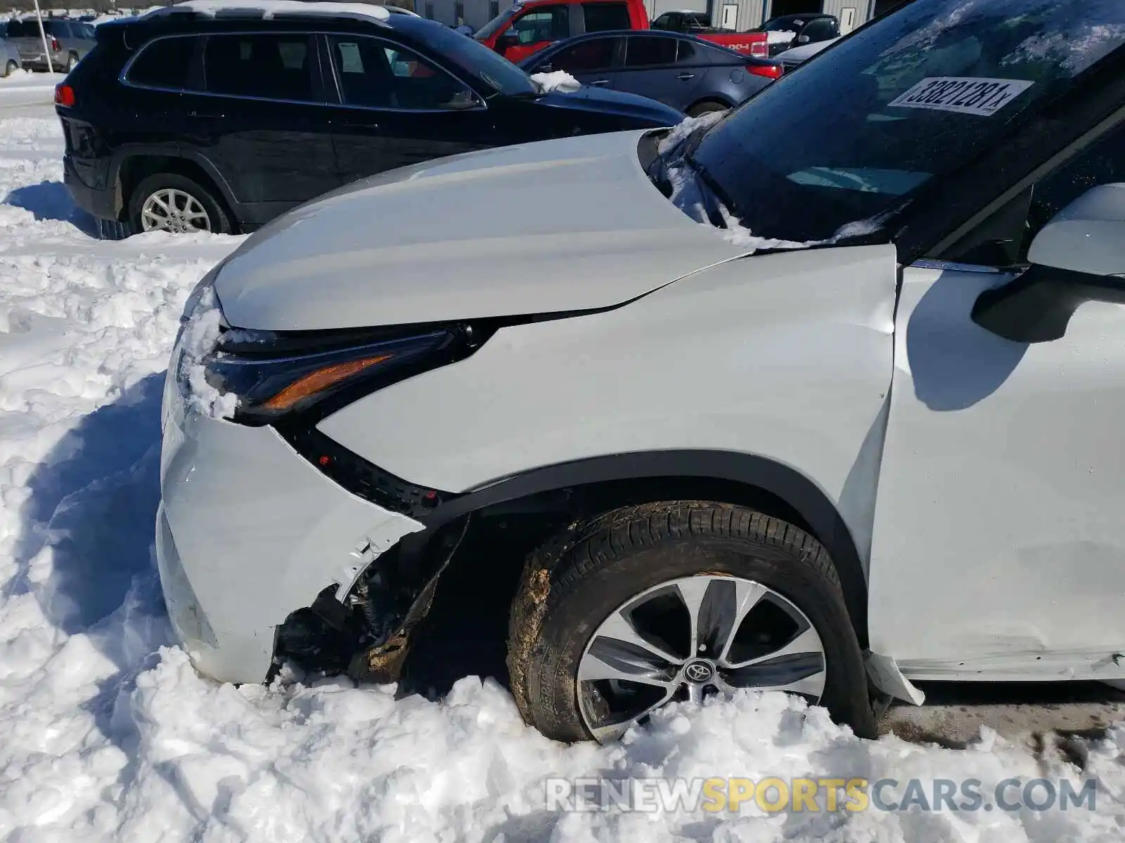 9 Photograph of a damaged car 5TDGZRAH0MS518738 TOYOTA HIGHLANDER 2021