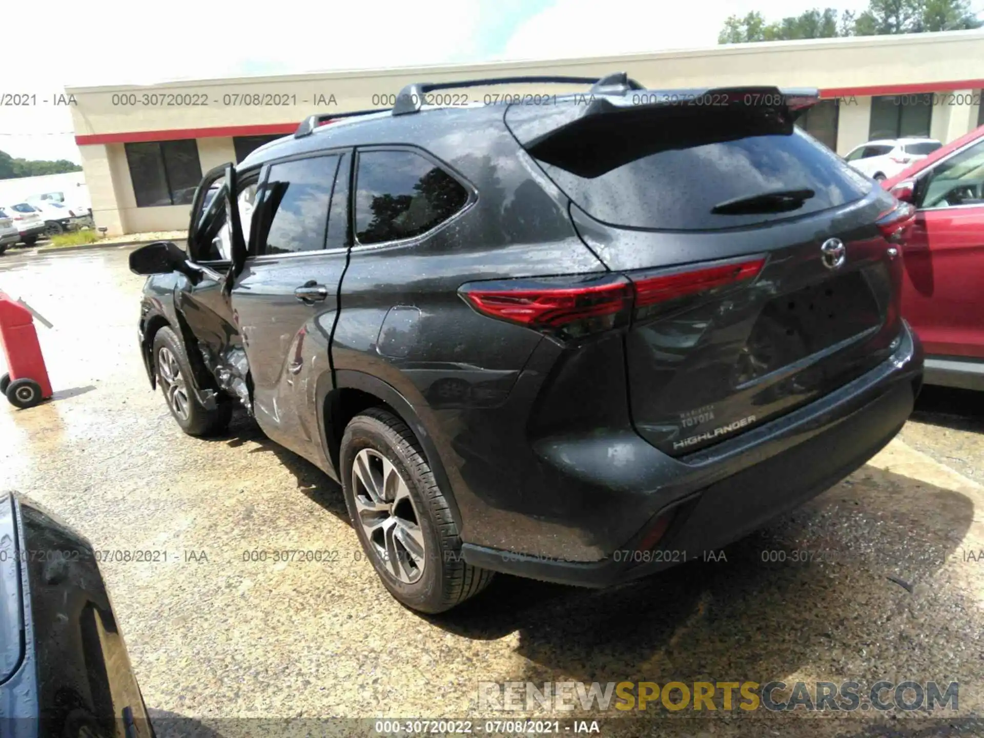 3 Photograph of a damaged car 5TDGZRAH0MS528363 TOYOTA HIGHLANDER 2021