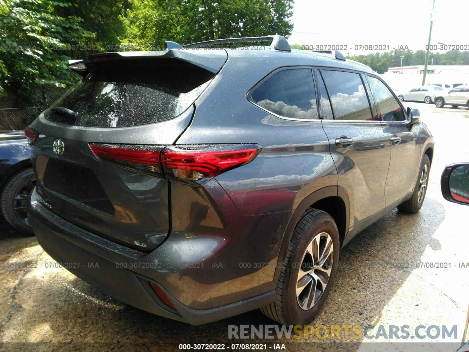 4 Photograph of a damaged car 5TDGZRAH0MS528363 TOYOTA HIGHLANDER 2021