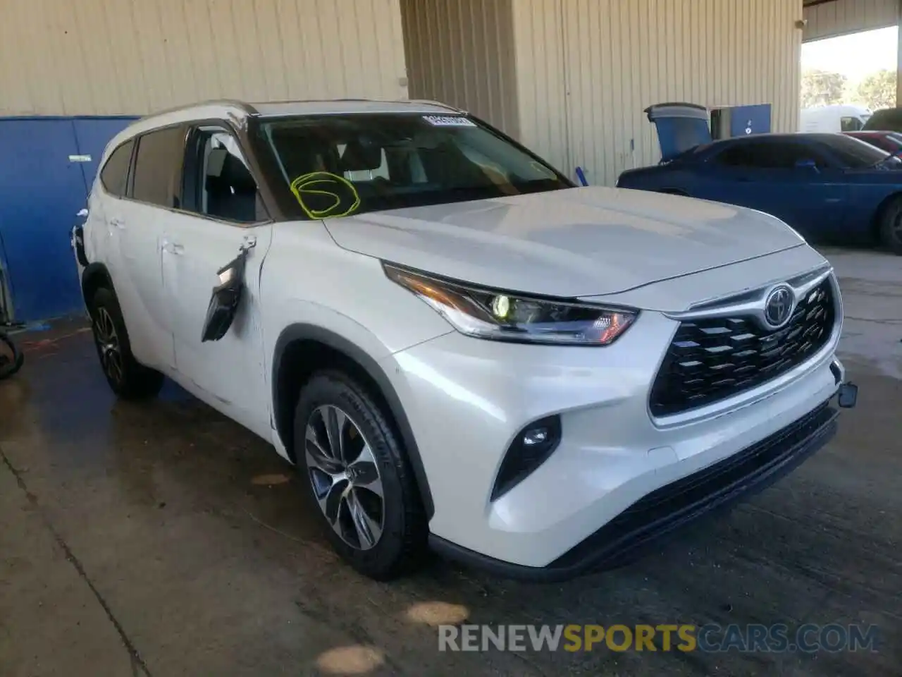 1 Photograph of a damaged car 5TDGZRAH0MS531361 TOYOTA HIGHLANDER 2021