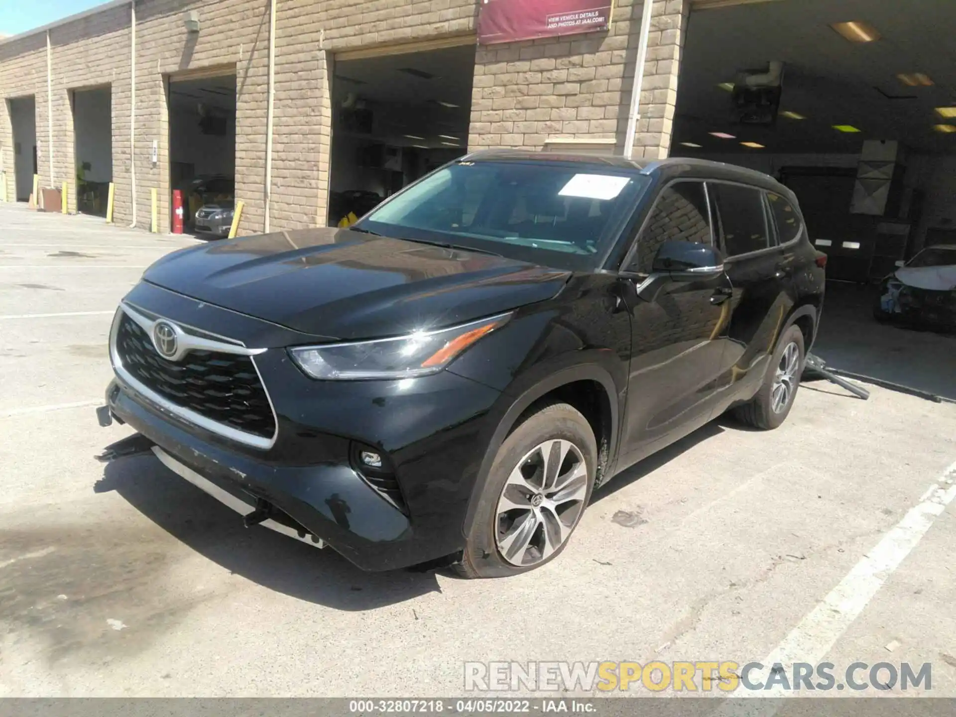 2 Photograph of a damaged car 5TDGZRAH0MS533658 TOYOTA HIGHLANDER 2021