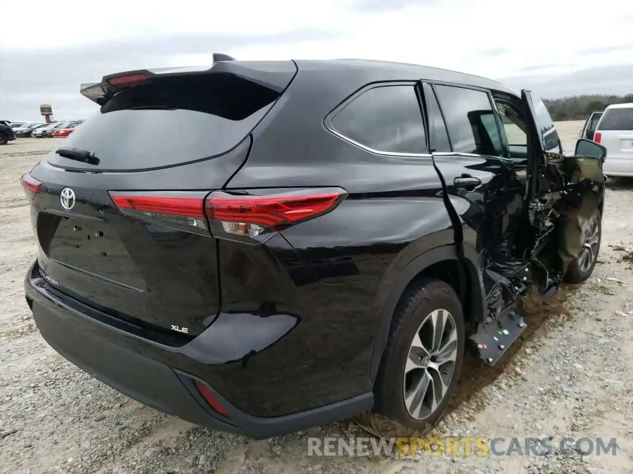 4 Photograph of a damaged car 5TDGZRAH1MS034545 TOYOTA HIGHLANDER 2021