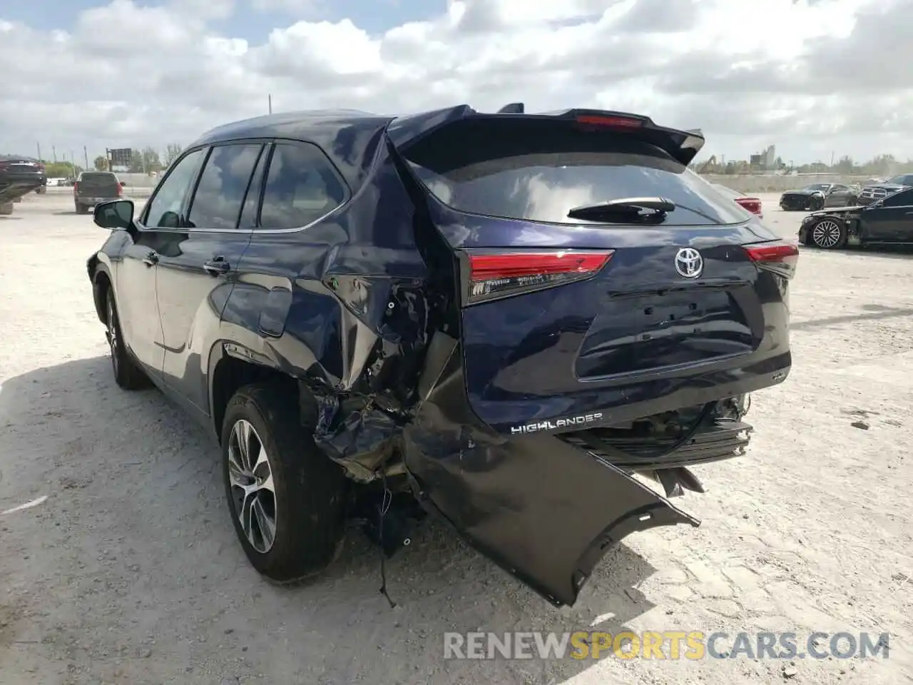 3 Photograph of a damaged car 5TDGZRAH1MS044816 TOYOTA HIGHLANDER 2021