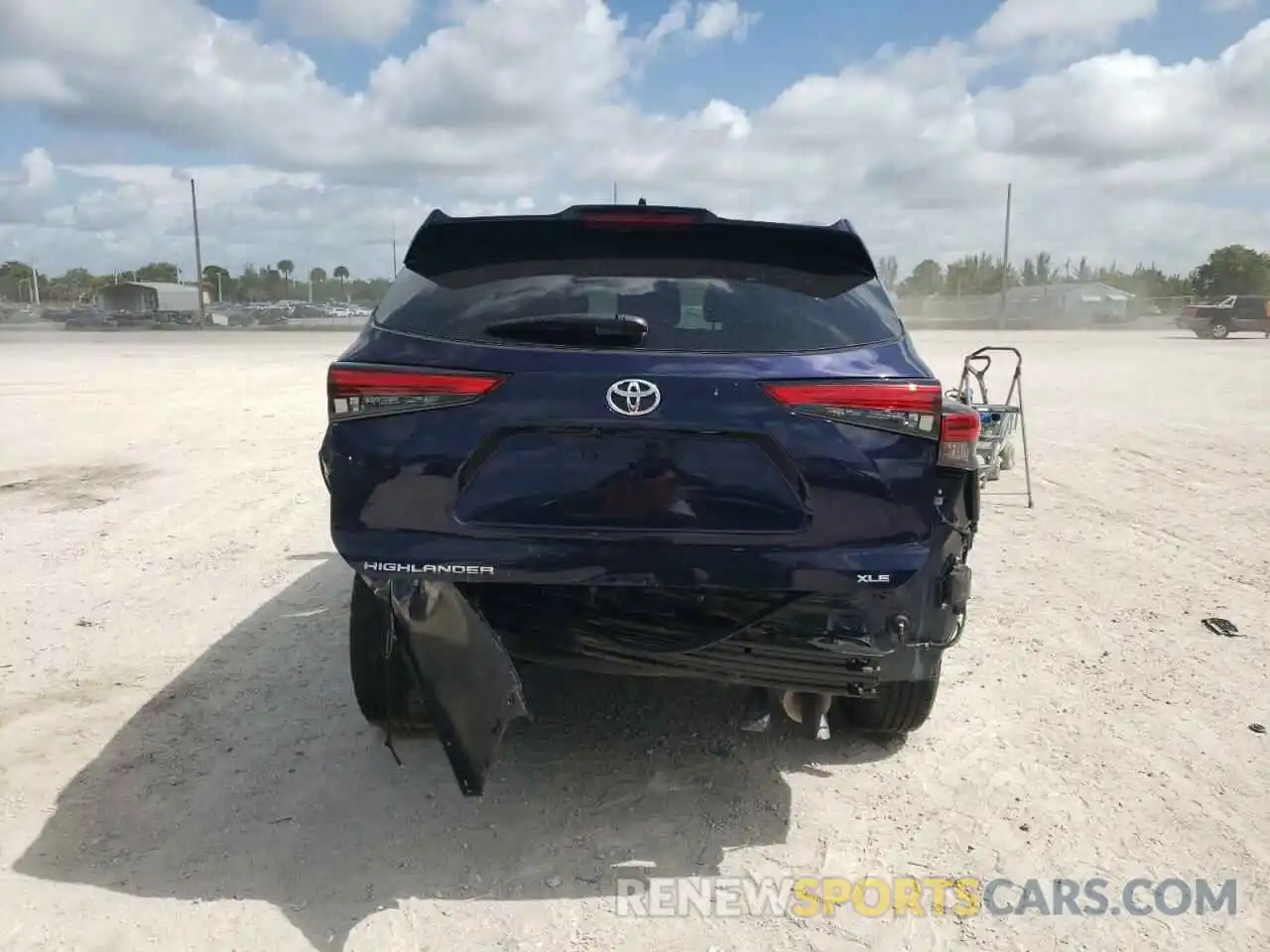 9 Photograph of a damaged car 5TDGZRAH1MS044816 TOYOTA HIGHLANDER 2021