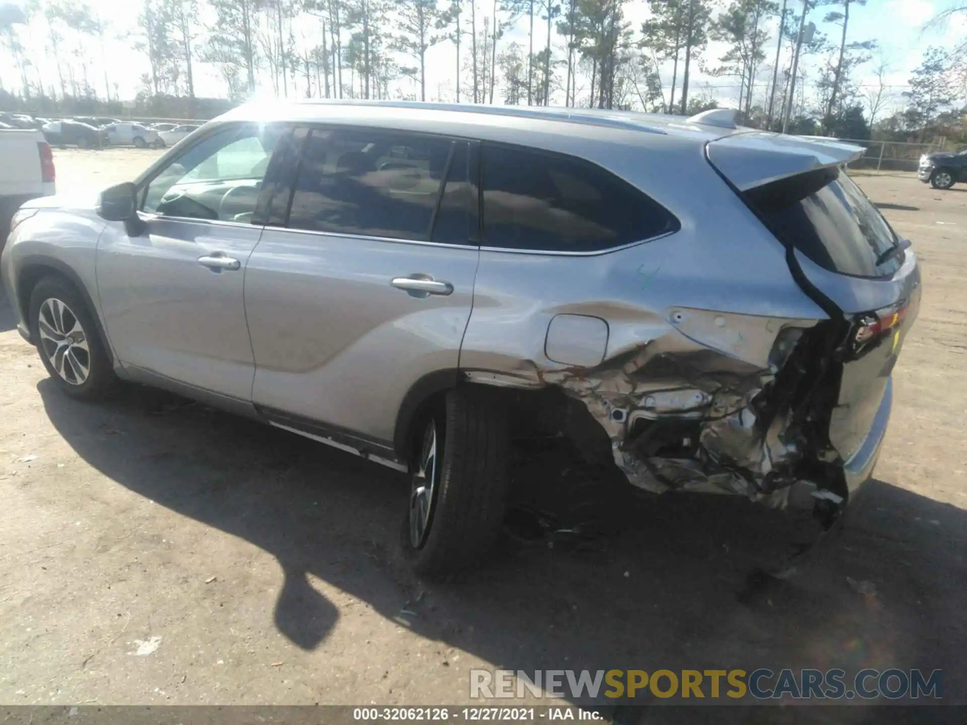 3 Photograph of a damaged car 5TDGZRAH1MS056979 TOYOTA HIGHLANDER 2021