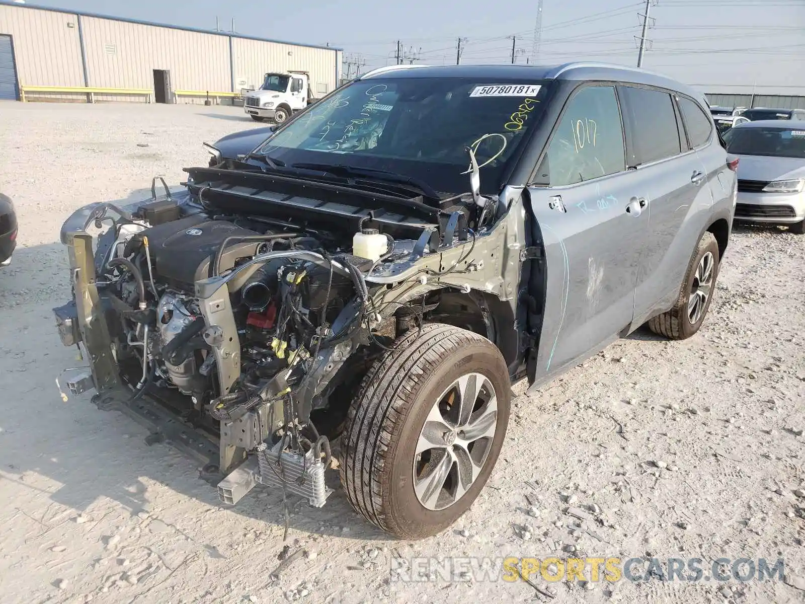 2 Photograph of a damaged car 5TDGZRAH1MS063429 TOYOTA HIGHLANDER 2021