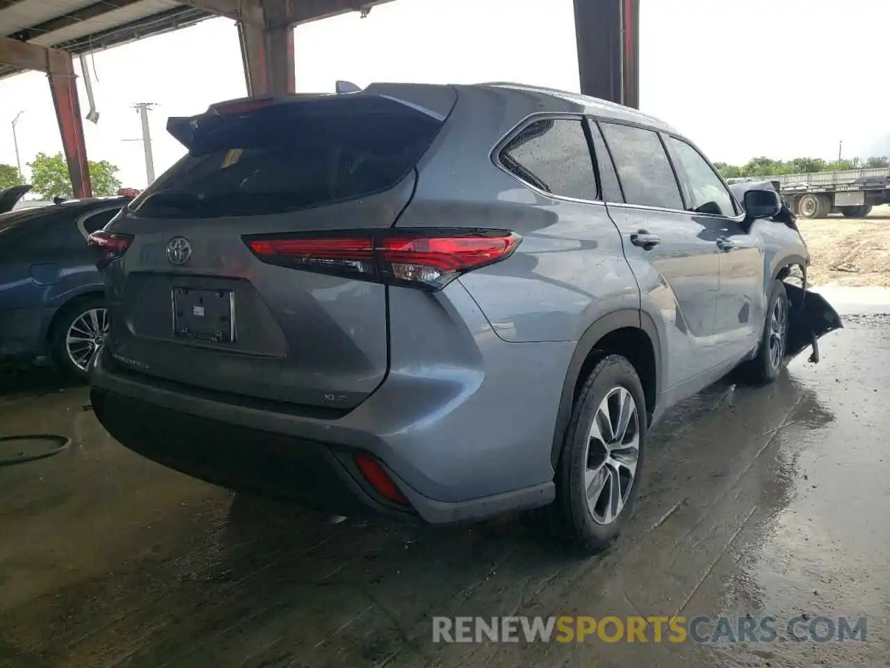 4 Photograph of a damaged car 5TDGZRAH1MS088458 TOYOTA HIGHLANDER 2021