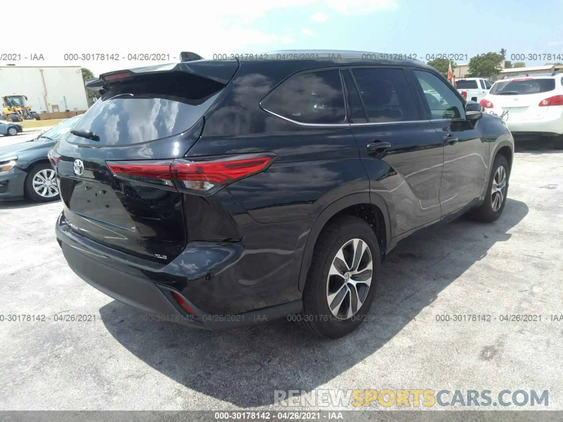 4 Photograph of a damaged car 5TDGZRAH1MS516190 TOYOTA HIGHLANDER 2021