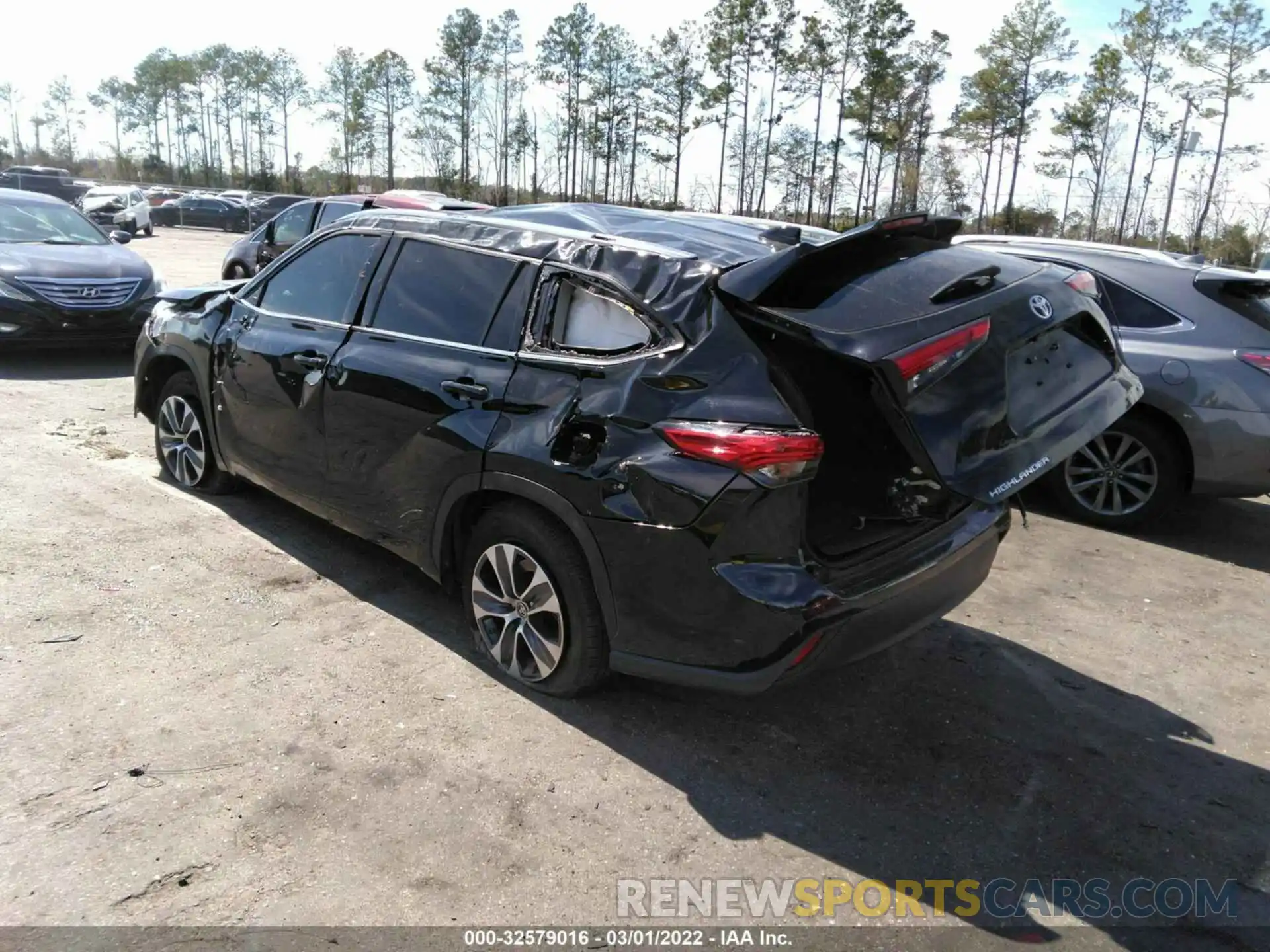 3 Photograph of a damaged car 5TDGZRAH1MS516626 TOYOTA HIGHLANDER 2021