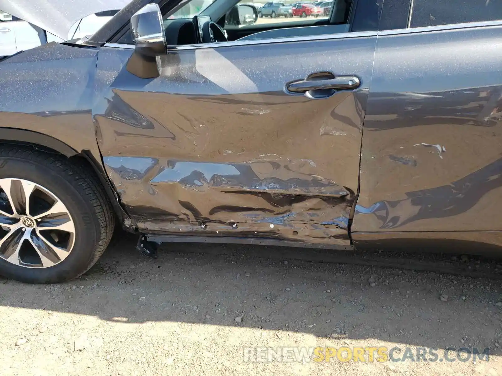 9 Photograph of a damaged car 5TDGZRAH1MS528095 TOYOTA HIGHLANDER 2021