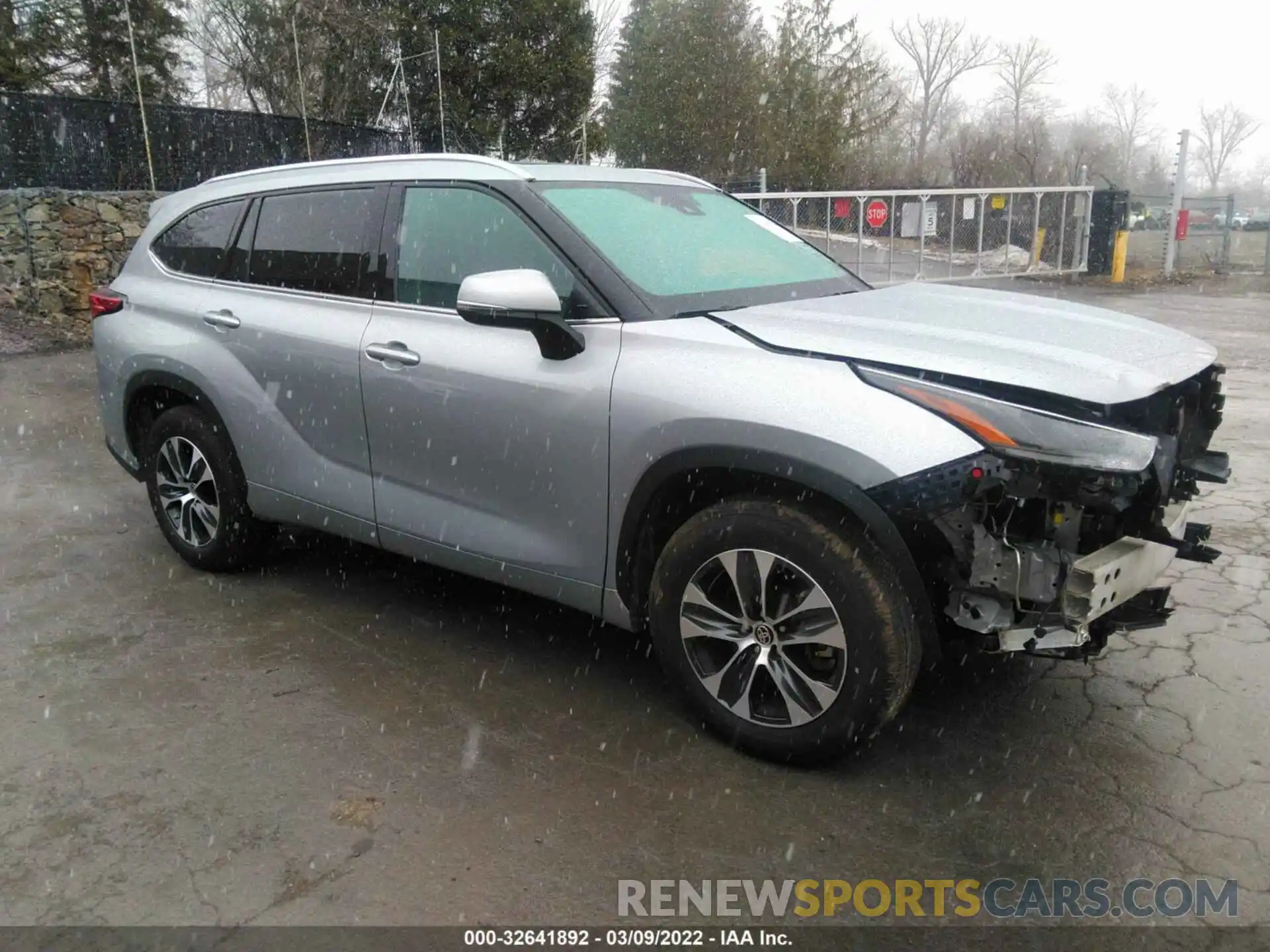 1 Photograph of a damaged car 5TDGZRAH2MS031637 TOYOTA HIGHLANDER 2021